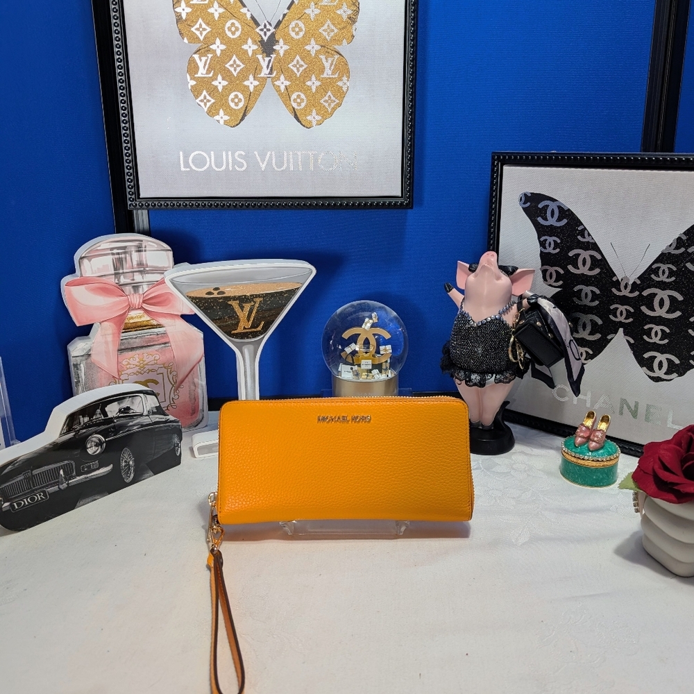 Michael Kors Jet Set Large Leather Travel Continental Wallet/Wristlet Pop Orange
